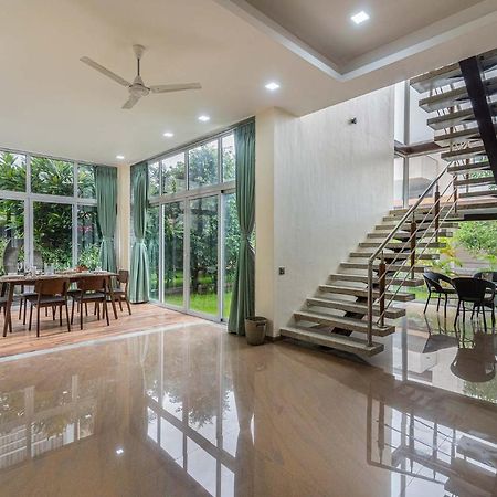 Sierra Skies By Stayvista - A Mountain-View Villa Featuring A Rooftop Swimming Pool, Jacuzzi, Turf, And A Gym For An Elevated Stay Lonavala Eksteriør billede